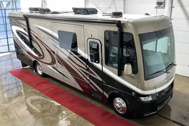 2023 Newmar Bay Star 3225 – Pre-Owned Class A Motorhome. in RVs & Motorhomes in Red Deer - Image 8