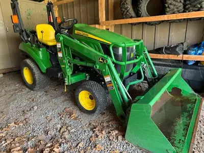 2016 JOHN DEERE 1023E 640 HOURS 4X4 with loader bucket super clean no issues well maintained mid and...
