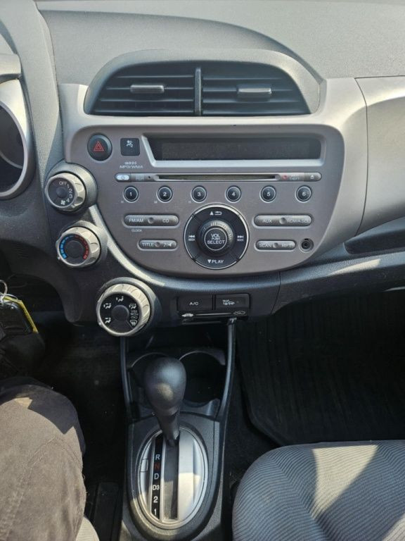 2013 Honda Fit LX in Cars & Trucks in Laval / North Shore - Image 2