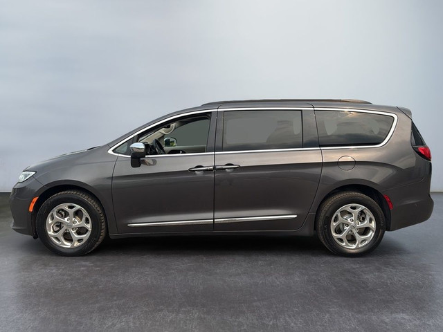 2022 Chrysler Pacifica LIMITED AWD NAV VOLANT/CUIR CHAUFFANT CAM in Cars & Trucks in Laval / North Shore - Image 3