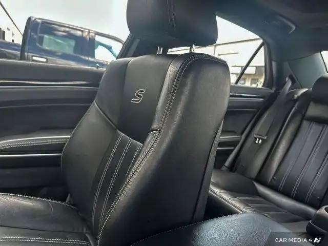 2022 Chrysler 300 S | Leather | Sunroof | Remote Start in Cars & Trucks in Saskatoon - Image 25