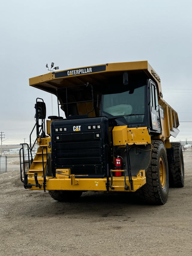 2016 Caterpillar 773G in Heavy Equipment in Calgary - Image 2