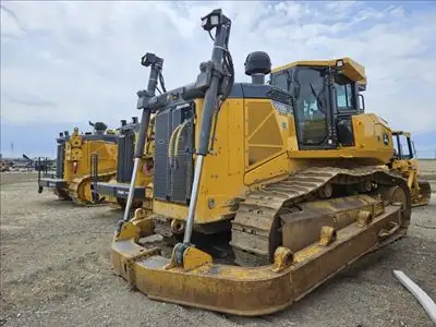 Hours: 3871 | Location: Calgary, AB, CA | Attachments: Ripper; Operators Station: Cab w/ AC; Brandt...
