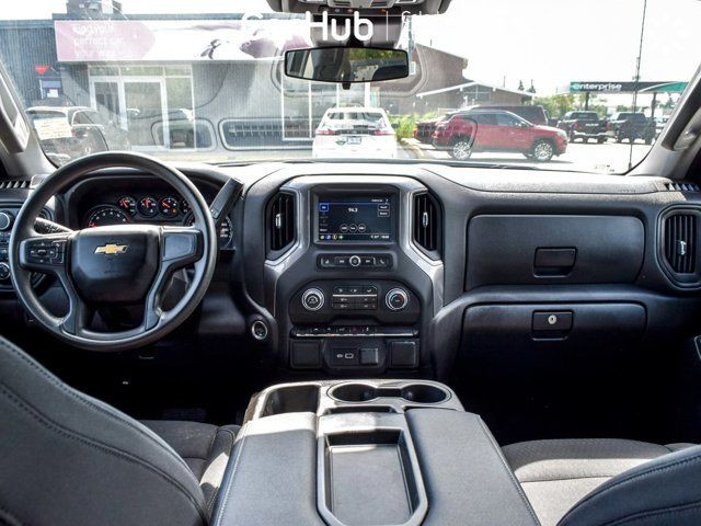 2023 Chevrolet Silverado 1500 Custom 4WD Crew Cab 157 6 in Cars & Trucks in Mississauga / Peel Region - Image 3
