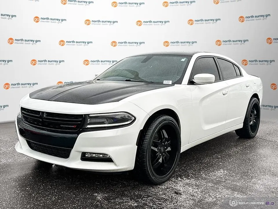 2017 Dodge Charger SXT - AWD / Sunroof / Rear View Cam / No Extr