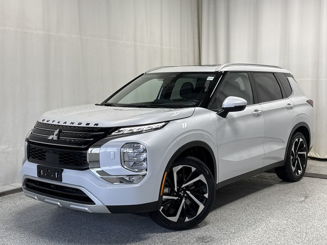 2023 Mitsubishi Outlander LE Premium AWD - Third Row Seat, NAV,  in Cars & Trucks in Strathcona County - Image 3