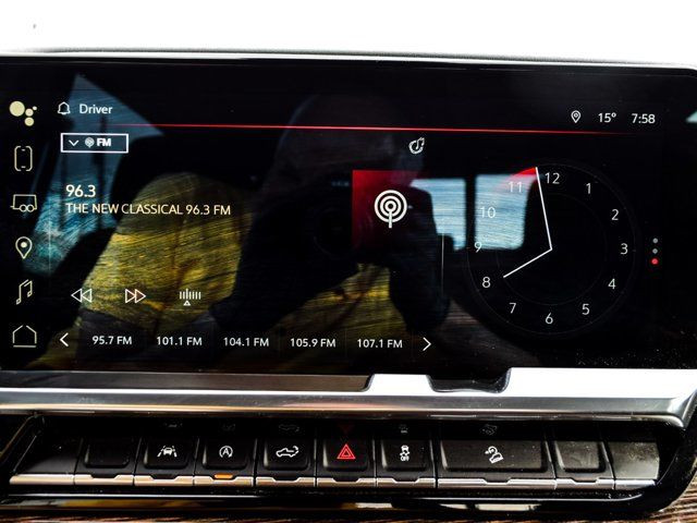 2023 GMC Sierra 1500 SLE 4WD Crew Cab 1476 Seater13.4Display in Cars & Trucks in Mississauga / Peel Region - Image 4