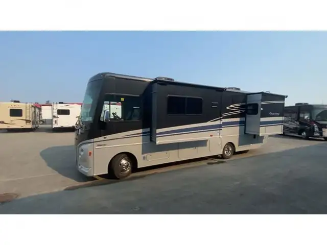 2020 Winnebago Adventurer 30T in RVs & Motorhomes in Abbotsford - Image 11