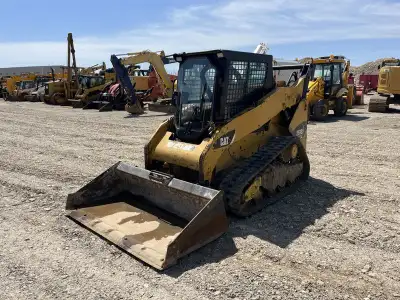 2012 Cat 259B3 Skid Steer powered by a 73hp diesel engine. Unit manual quick connect and auxiliary r...