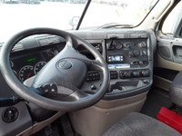 Ryder Stock ID: 684774 Transmission Type/Speed: Auto 13 Engine: DIESEL DD15 GHG'17 475/1650 Horse Po... (image 8)