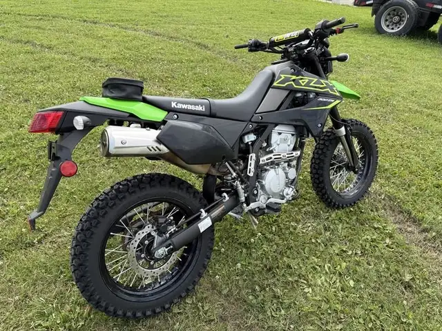 2021 Kawasaki KLX300SM in Dirt Bikes & Motocross in St. Albert - Image 9