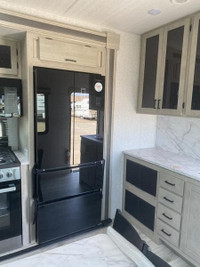 Welcome to the Alta ALT3250KXT! Step inside and you’ll instantly take note of the high ceilings and... (image 6)