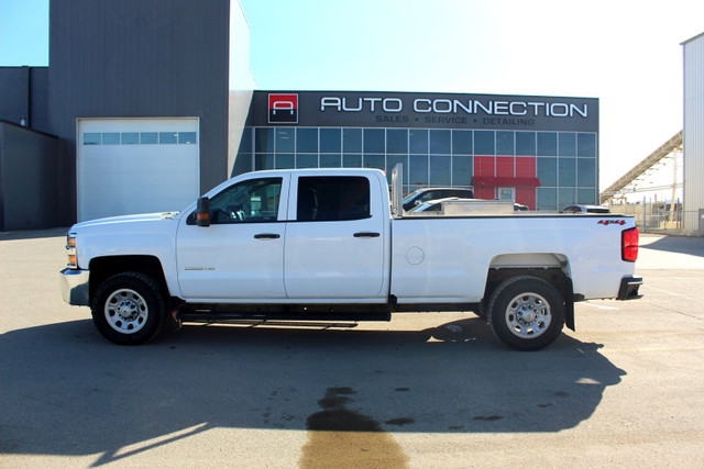 2018 Chevrolet Silverado 2500HD - 4x4 - CREW - LONG BOX - ACCIDE in Cars & Trucks in Saskatoon - Image 4