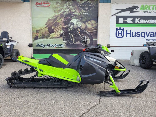 2018 Arctic Cat M 8000 Mountain Cat 153 in Snowmobiles in Strathcona County