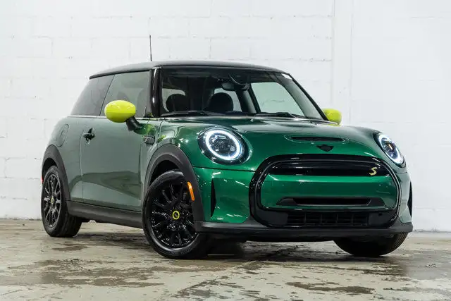 2022 MINI 3 Door Cooper SE 3 Door 100% électrique | Esprit in Cars & Trucks in City of Montréal - Image 2
