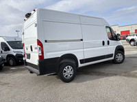 BLACK CLOTH FRONT BUCKET SEATS,BRIGHT WHITE,WHEELS: 16 X 6 PAINTED SILVER ALUMINUM (STD),TIRES: LT22... (image 4)