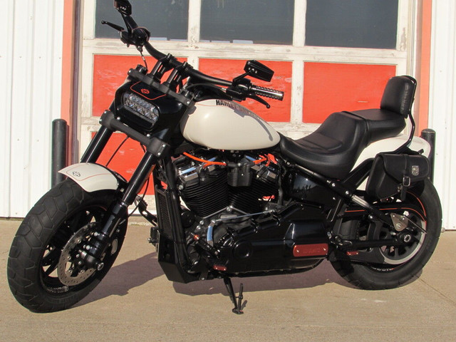  2018 Harley-Davidson Softail Fat Bob FXFB 107 2,600 miles Over  in Street, Cruisers & Choppers in Leamington - Image 3