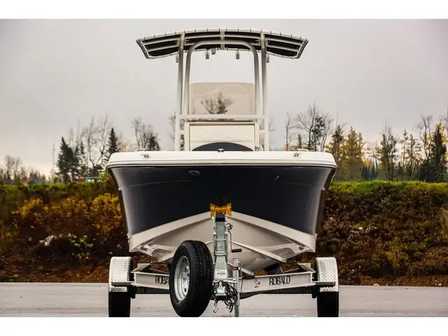 2024 Robalo R180 in Powerboats & Motorboats in Québec City - Image 6