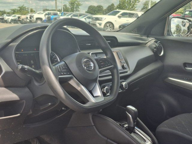 2019 Nissan Kicks SV | Heated Seats | Bluetooth | Carplay + in Cars & Trucks in Guelph - Image 2