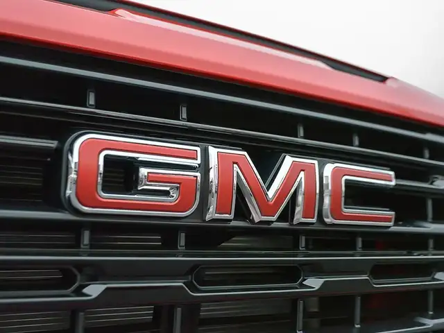 2025 GMC Sierra 1500 ELEVATION in Cars & Trucks in City of Montréal - Image 10