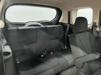 Looking for a versatile and reliable vehicle that's perfect for the family? Look no further than thi... (image 9)