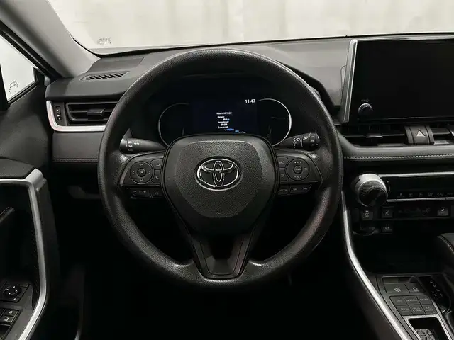 2024 Toyota RAV4 LE AWD - SIEGES CHAUFFANTS - BLUETOOTH in Cars & Trucks in Québec City - Image 18