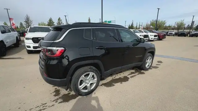 2024 Jeep Compass North | Sunroof | Apple CarPlay in Cars & Trucks in Edmonton - Image 9