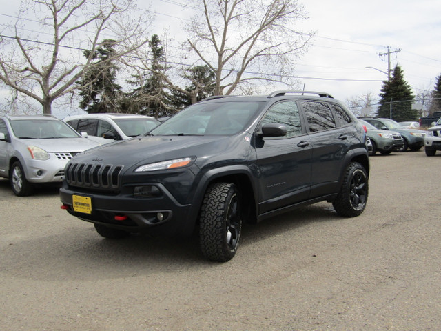 2018 JEEP CHEROKEE TRAILHAWK-FULLY LOADED *FINANCING AVAILABLE* in Cars & Trucks in Calgary - Image 2