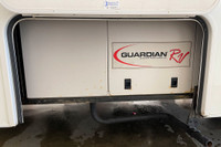 The 2009 Coachmen Freelander 2100CB is a versatile and compact Class C motorhome, designed for trave... (image 9)