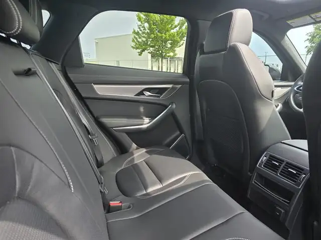 2023 Jaguar F-PACE P250 AWD S in Cars & Trucks in Oshawa / Durham Region - Image 6