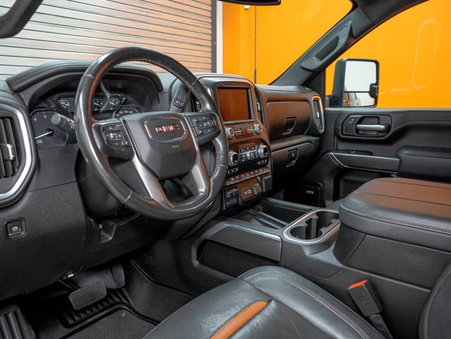 2023 GMC Sierra 2500HD AT4 CREW 4X4 V8 DIESEL *BOITE 8 PI* PNBV  in Cars & Trucks in Laurentides - Image 2