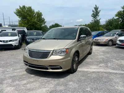 2011 chrysler Town & Country Limited 208000 Km/ Backup Camera,Automatic,Leather Seats,Heated Front S...