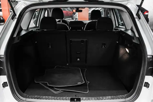 2023 Volkswagen Taos Trendline 1.5T 7sp at DSG w/ Tip 4M Certifi in Cars & Trucks in City of Montréal - Image 17