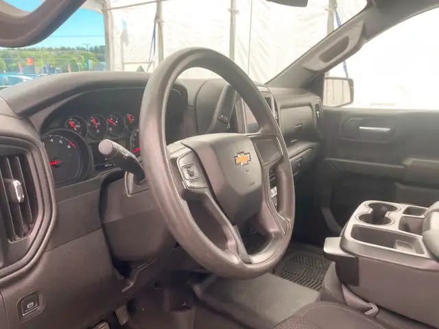 2021 Chevrolet Silverado 1500 WT RWD V8 *BOITE 8 PI* GR COMMODIT in Cars & Trucks in Laurentides - Image 4