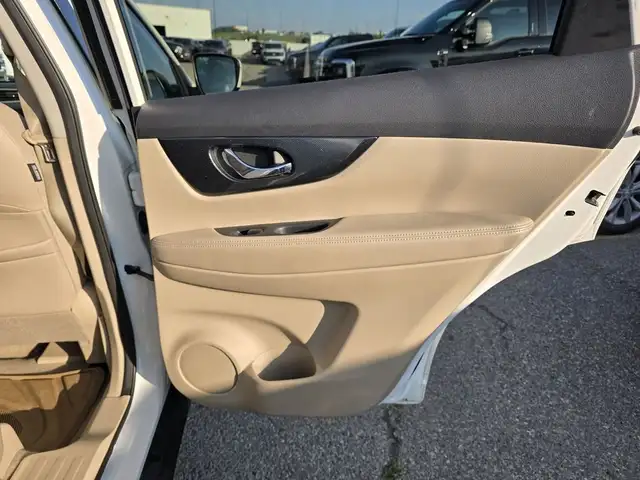 2014 Nissan Rogue SL AWD | HEATED LEATHER | SUNROOF | NAV in Cars & Trucks in Calgary - Image 25