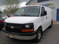 Engine: 8 Cylinder Engine 4.8L/293CI Safety Equipment Energy-absorbing steering column Child safety... (image 3)