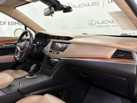 Discover unparalleled sophistication in the 2019 Cadillac XT5 Platinum, draped in a stunning Crystal... (image 5)