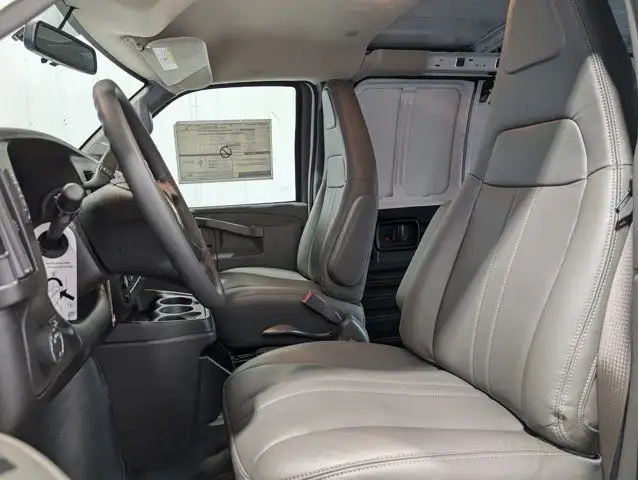 2024 Chevrolet Express Cargo Van - Power/Driver Convenience Pkg dans Autos et camions dans Barrie - Image 23