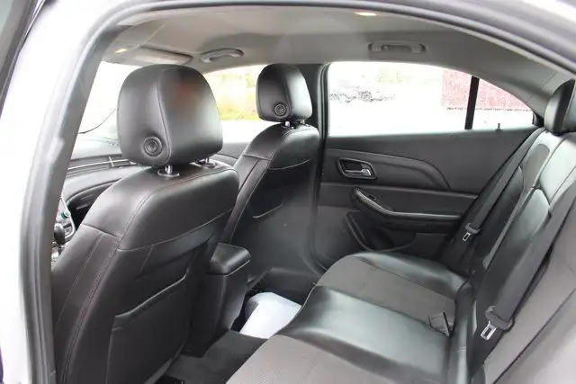 2016 Chevrolet Malibu Limited LT dans Autos et camions dans Calgary - Image 24