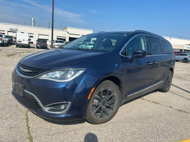 2018 Chrysler Pacifica Hybrid Touring-L Rear DVD | Power Lift... in Cars & Trucks in Kitchener / Waterloo