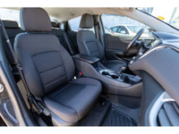 GREAT VALUE AND A SMOOTH RIDE! - Power Driver Seat - Backup Camera - Remote Start - Apple CarPlay &... (image 8)