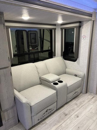Alta Trailer ALT2375KRK Introducing the new Alta 2375KRK! This couples trailer is where practicality... (image 7)