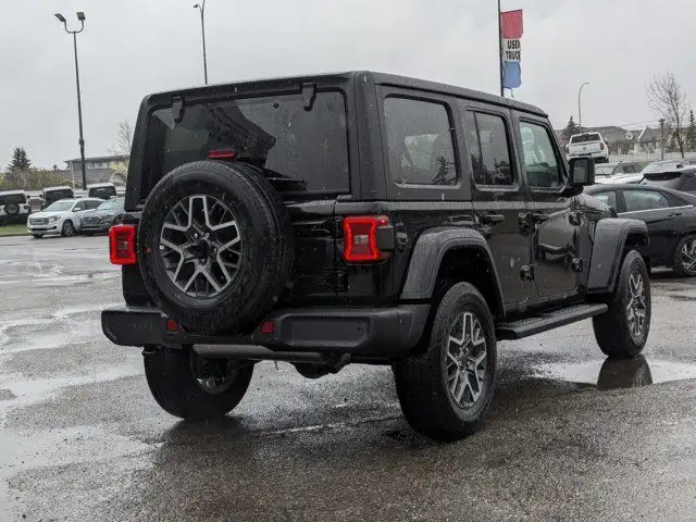 2025 Jeep Wrangler Sahara - McKinley Leather Seats - Technology in Cars & Trucks in Calgary - Image 8