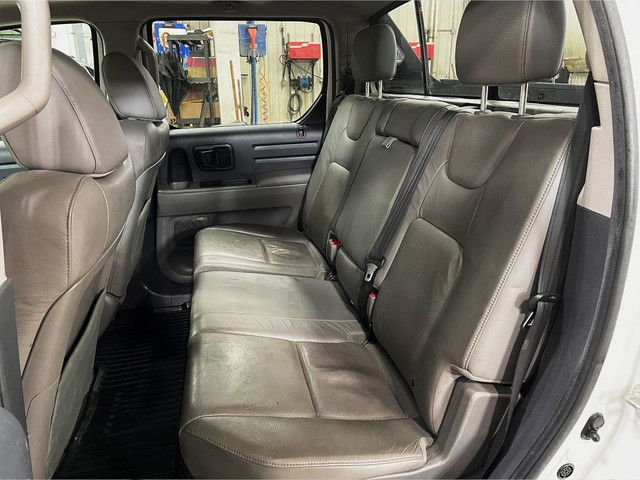 2014 Honda Ridgeline Touring 4WD - SUPER LOW KMs in Cars & Trucks in Winnipeg - Image 4