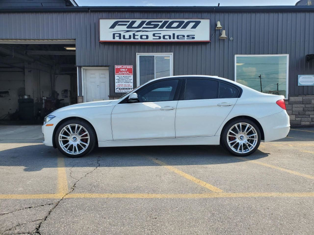  2015 BMW 3 Series 328i xDrive-NAVIGATION-SUNROOF-LEATHER-BLUETO in Cars & Trucks in Leamington - Image 2