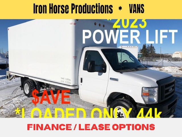 2022 Ford E-450 CUBE VAN 16' POWER LIFT CAN LEASE LOADED $AVE in Cars & Trucks in Calgary
