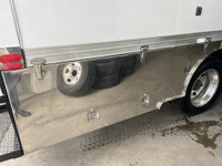FORD F-550 XL REEFER 2004 DIESEL CARGO ET REEFER EN AVANT COFFRE ET RANGEMENTEN BONNE CONDITION DISP... (image 7)