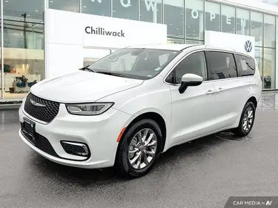 This Chrysler Pacifica boasts a Regular Unleaded V-6 3.6 L/220 engine powering this Automatic transm...