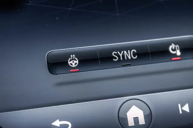 2023 Mercedes-Benz C300 4MATIC Sedan | Premium | Night | Carplay in Cars & Trucks in City of Montréal - Image 35