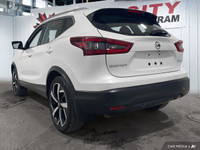 This Nissan Qashqai delivers a Regular Unleaded I-4 2.0 L/122 engine powering this Variable transmis... (image 3)